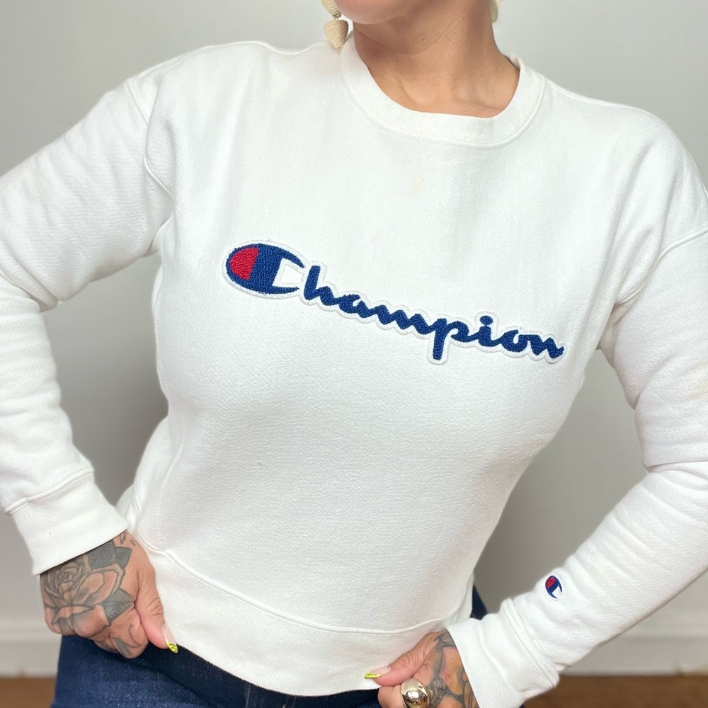Champion Vintage Women's White Cropped Crewneck XS Chenille Patch Sweatshirt